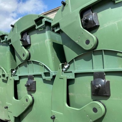 Plastový kontejner 1100 l, zelený, II. jakost